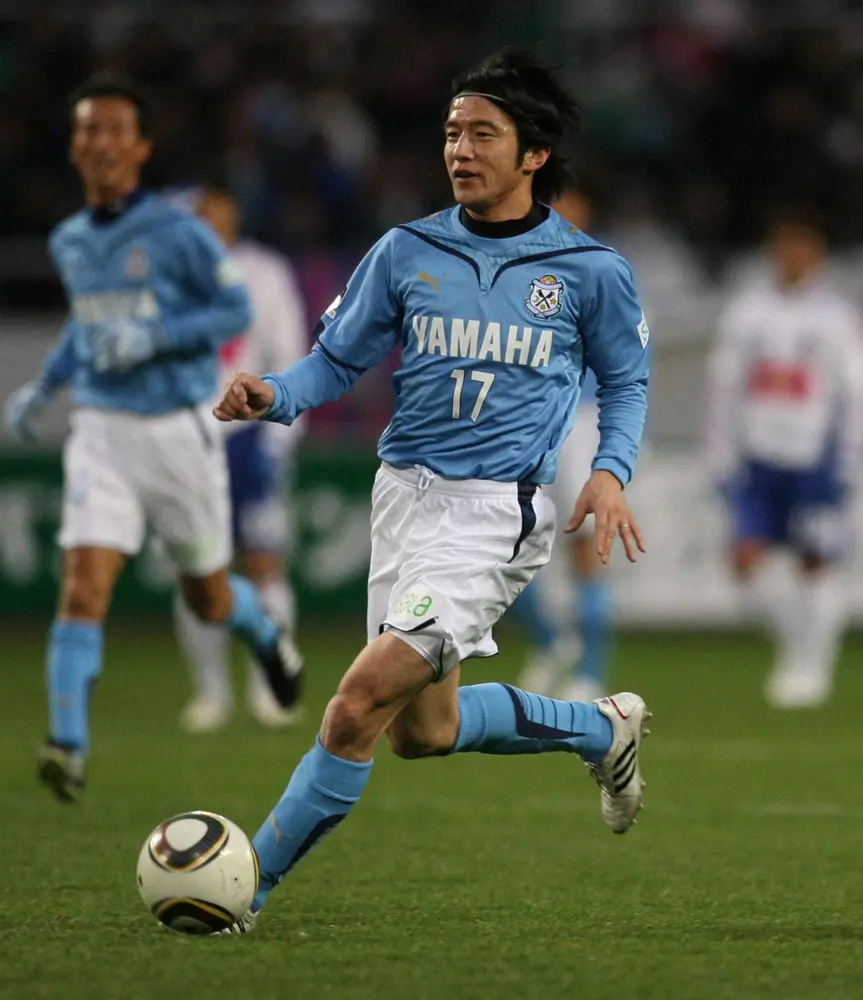 2010年、名波浩さんの引退試合に出場したMr.Childrenの桜井和寿