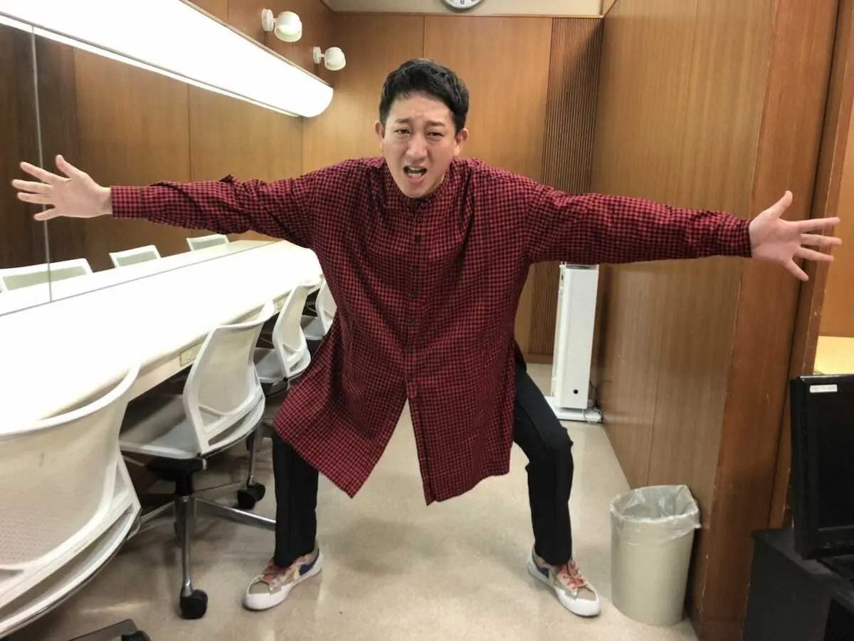 【画像・写真】将棋好き芸人「サバンナ」高橋　権田に穴熊のススメ　顔がそっくり代表守護神へエール