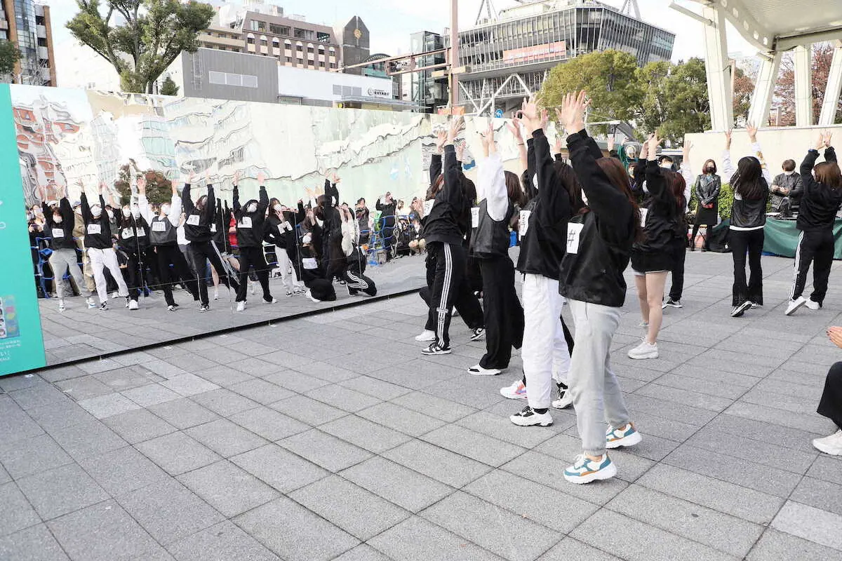 【画像・写真】通行人もびっくり　SKE48チームK2が屋外で公開練習　48グループ初の試み