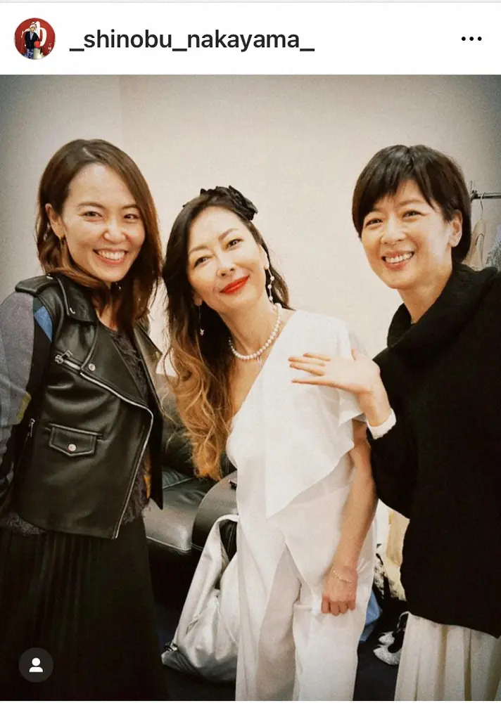 【画像・写真】中山忍　姉・美穂とのハグショット披露に「日本一の姉妹ブラボー」「日本の宝」「元祖美人姉妹」の声