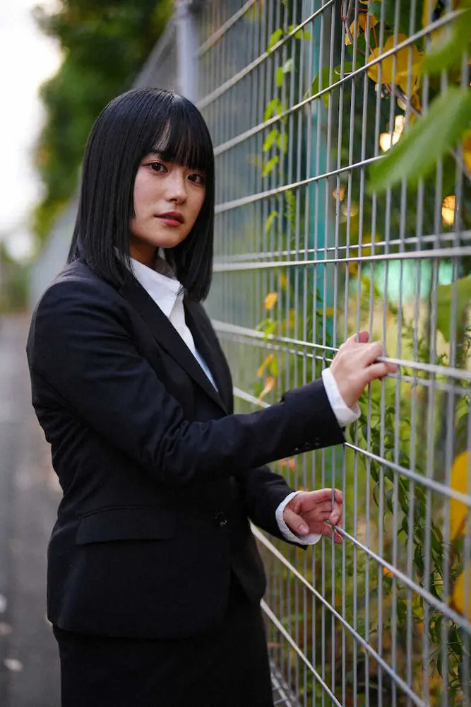 【画像・写真】人呼んで「令和の中島みゆき」　400万人号泣させた魂の「ファイト！」　スーツで歌うシンガーの正体