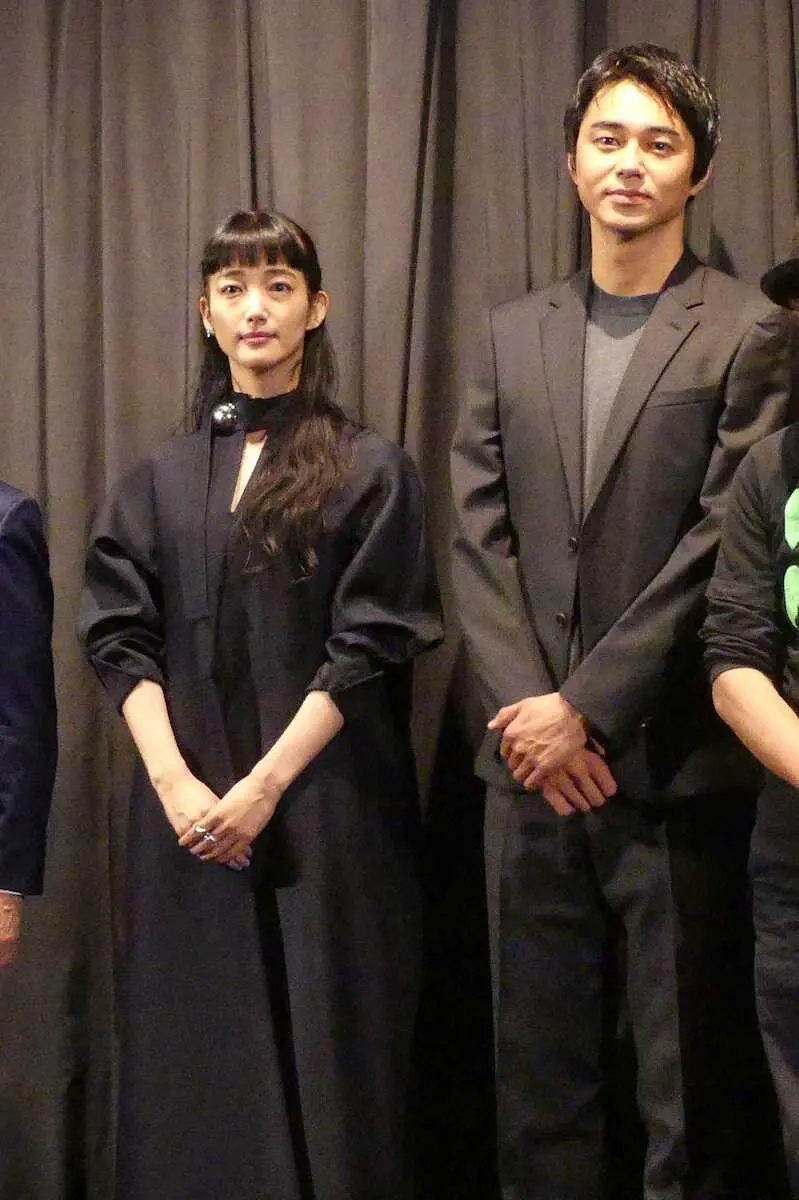 【画像・写真】東出昌大　「完全復活おめでとう！」「ブラボー！」の声に笑顔　主演映画の公開記念舞台あいさつで