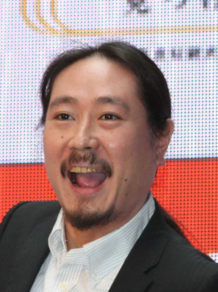 【画像・写真】笑い飯・西田の今年の漢字は「投」　阪神戦で自身が始球式を務め「連敗ストップした」