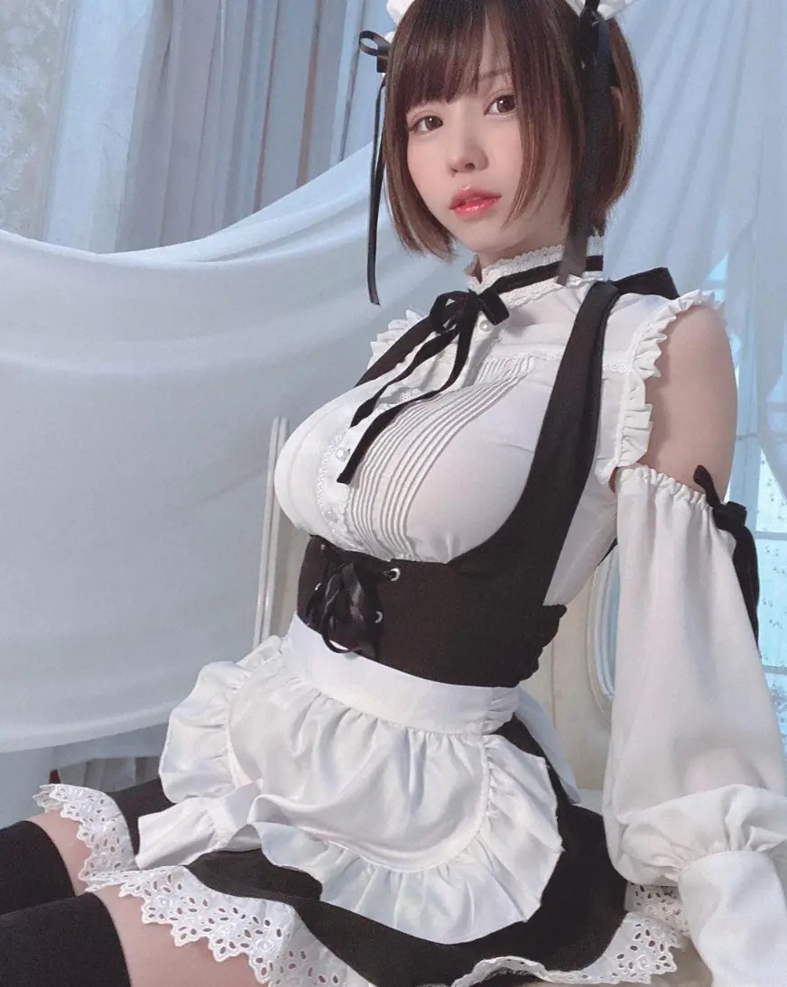 【画像・写真】えなこ　ミニ丈のメイド姿披露に「最終兵器や…迫力だけで爆死決定」「反則です」