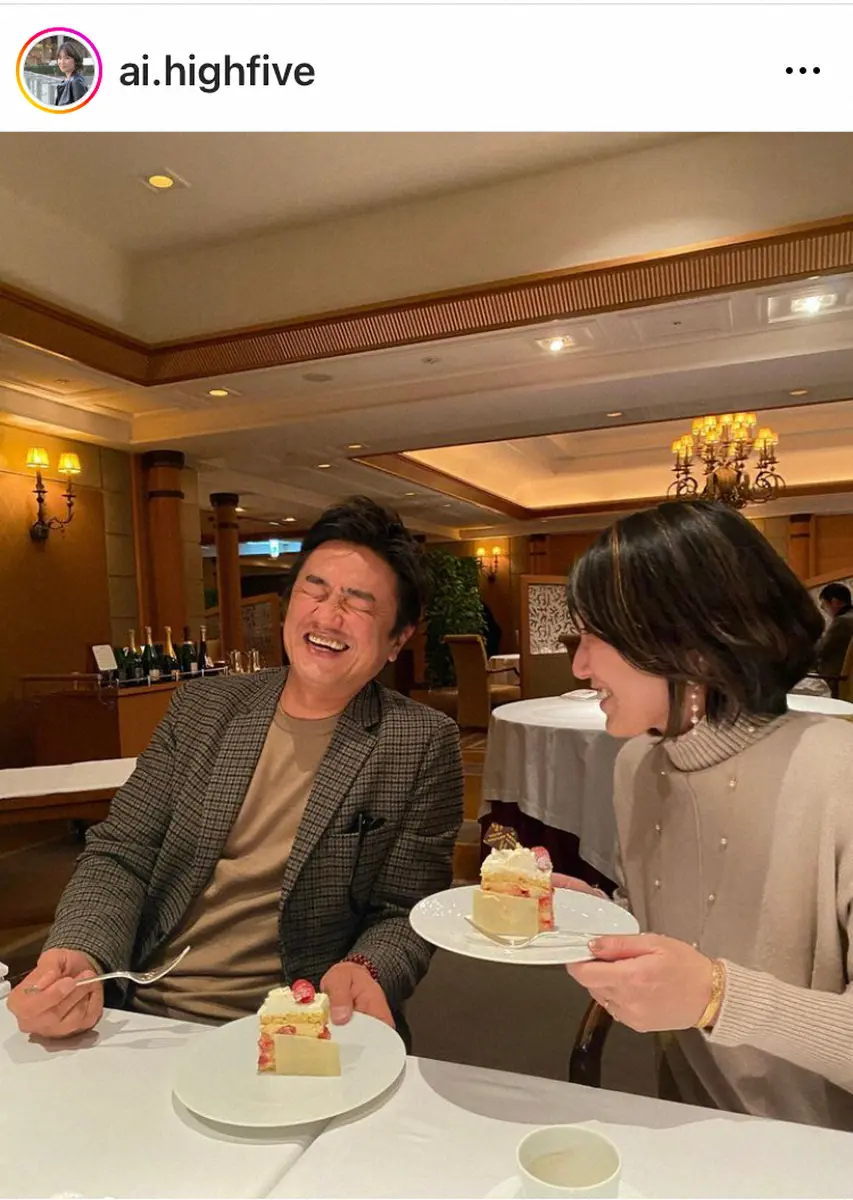 【画像・写真】原田龍二の妻・愛、長男の成人記念の家族4人集合ショット公開に「素敵な家族」「息子くんはパパ似」の声