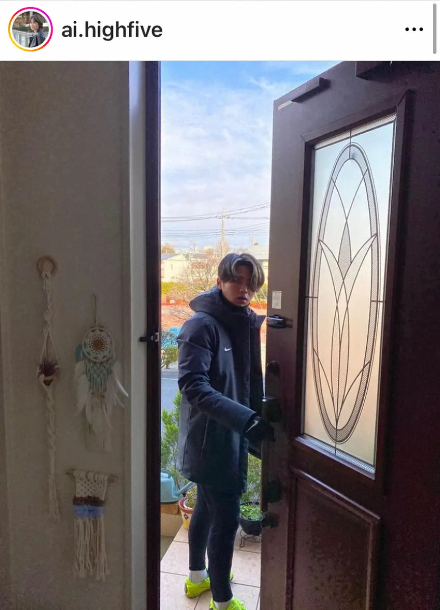 【画像・写真】原田龍二の妻・愛、日本代表MF相馬と20歳息子の意外な共通点　スペイン戦ユニ手に笑顔の夫婦ショット