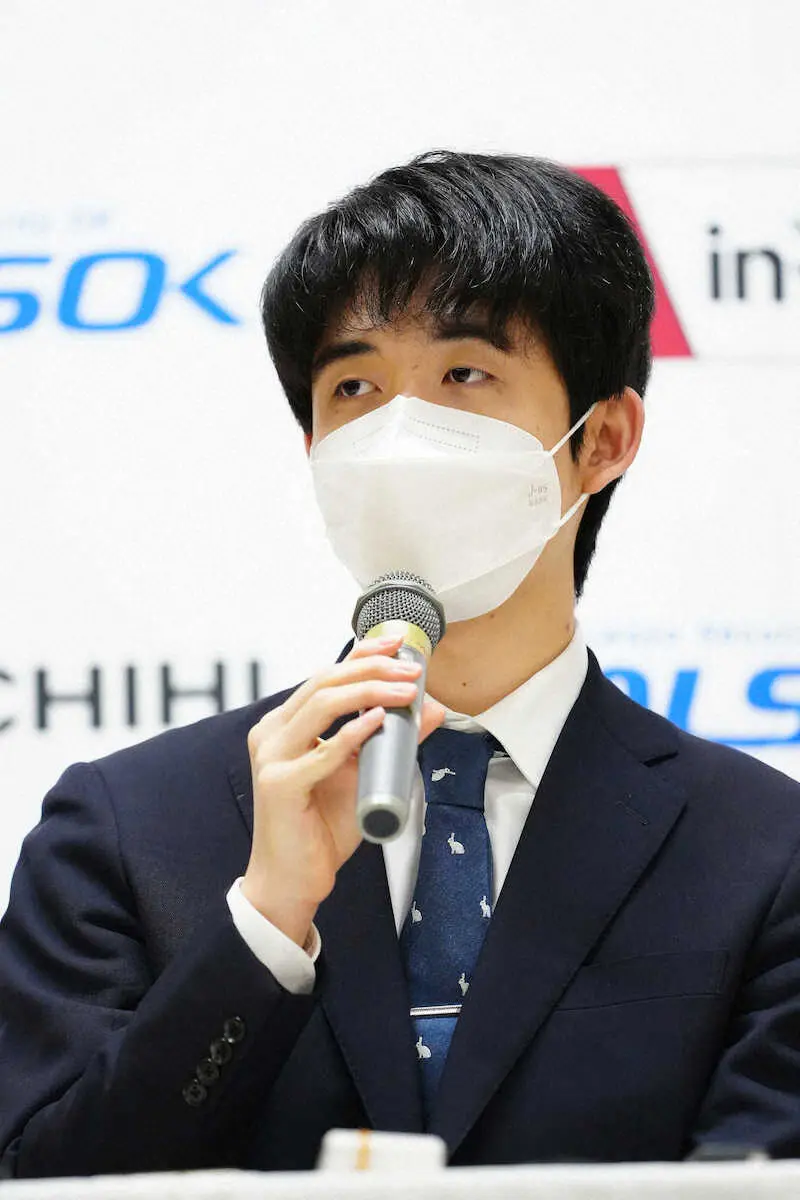 【画像・写真】藤井王将「意味づけは後から」羽生九段「始まる…少しずつ実感」　至宝の激突幕開け　勝利の女神は…