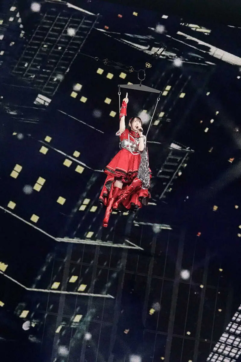 【画像・写真】水樹奈々　ド派手フライングでファン魅了「楽しいけどお股が痛い」