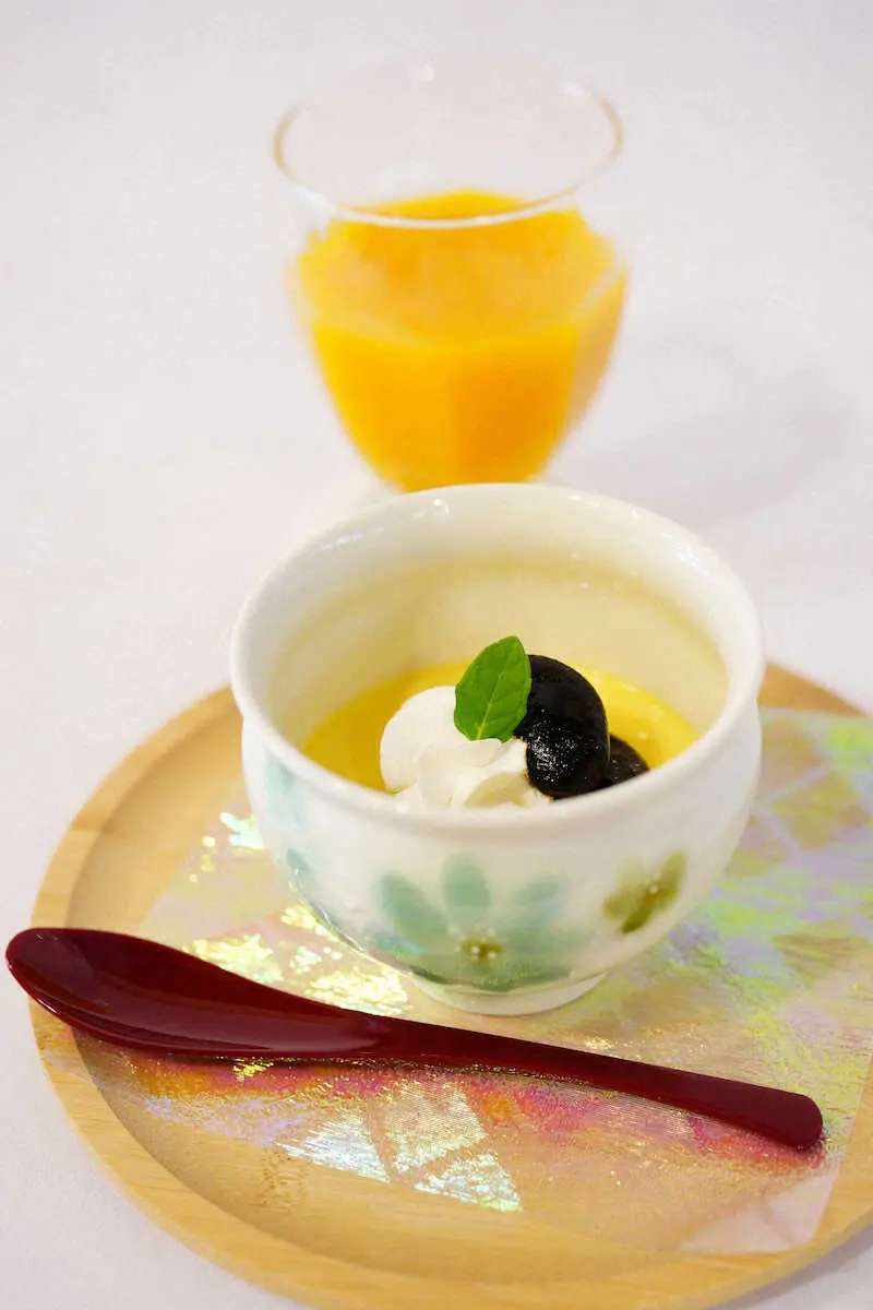 【画像・写真】王将戦第2局2日目・午前のおやつ　藤井王将「槻っ子」　羽生九段「摂津峡地玉子プリン」