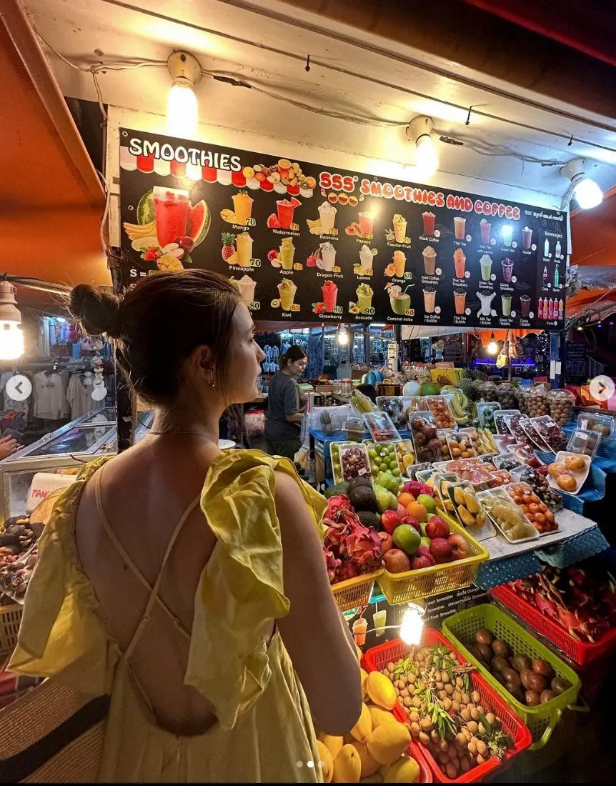 【画像・写真】マギー　胸元＆背中露出“大胆ドレス”姿公開に「魅惑的なマギー姫」「色っぽい」「素敵です！」