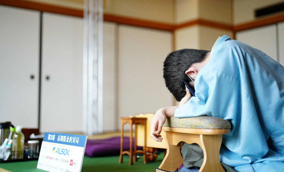 【画像・写真】羽生九段“幻惑”雁木囲い　リスク覚悟の選択…再びの「隠し玉」で藤井王将揺さぶる　両者互角で中盤戦へ