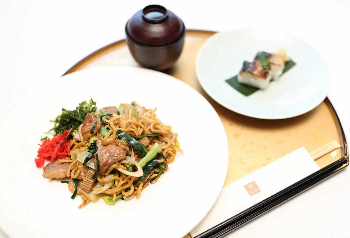 【画像・写真】藤井王将 昼食は石川の郷土料理「治部煮うどん」　午前のおやつはともにチーズケーキ「加賀友禅」を注文