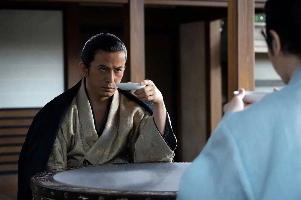 【画像・写真】「どうする家康」ネット衝撃　突然のビンタは岡田信長が提案！松潤元康を導く愛情　演出も感謝「共犯者」