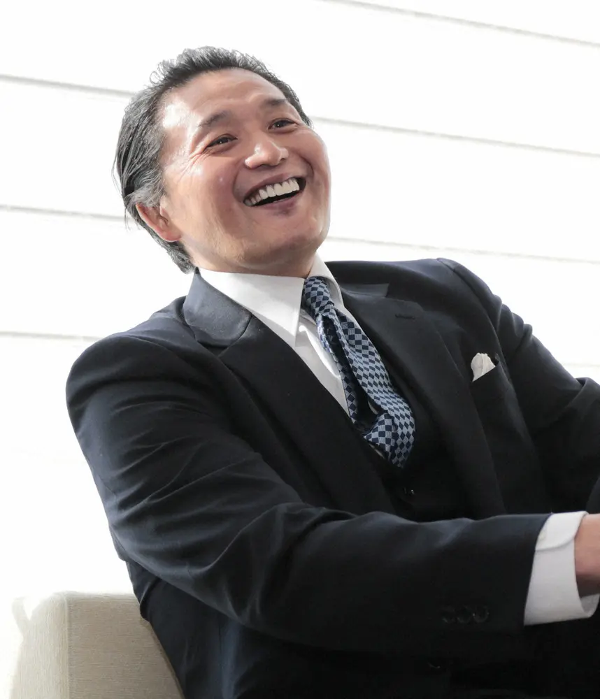 【画像・写真】ウイカ　羽田空港で報道陣が集結「絶対有名な人が来る」外タレ期待も…登場した予想外の人物