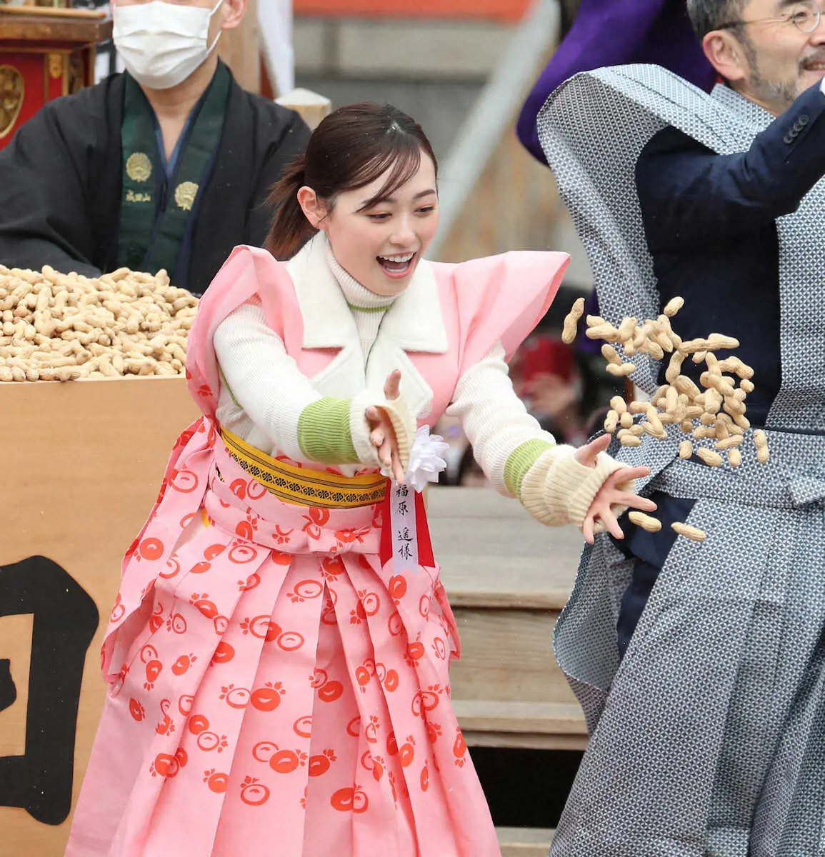 【画像・写真】貴乃花氏・河野景子さん次女・白河れい“福は内”　團十郎は襲名後初参加　各地で節分豆まき