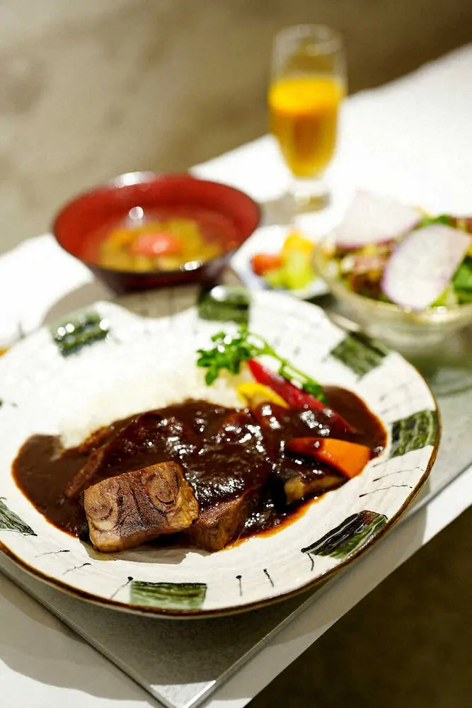 【画像・写真】王将戦第4局2日目のランチは　藤井王将は出汁茶漬け、羽生九段はハヤシライス