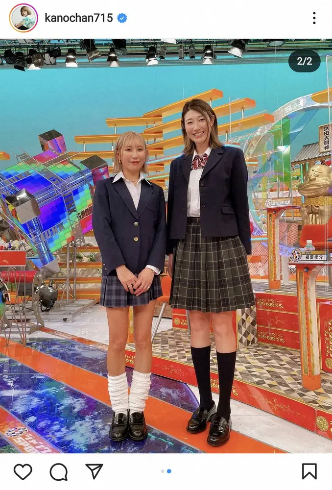 【画像・写真】狩野舞子さん　キンクミとのミニスカ制服2ショットに「萌え」「2人とも可愛い」「JK舞子さん無双」の声