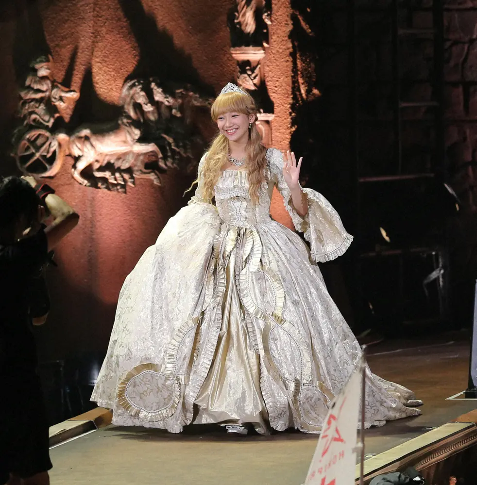 【画像・写真】元AKB48、福岡放送・小林茉里奈アナ結婚　お相手はJ2水戸・新里涼　「これからも支え合って」