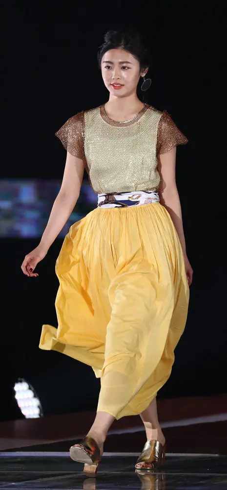 【画像・写真】モデルで女優・古畑星夏が一般男性と結婚　愛車がBMW「M3」のMT女子　昨年「好きな人いる」と告白