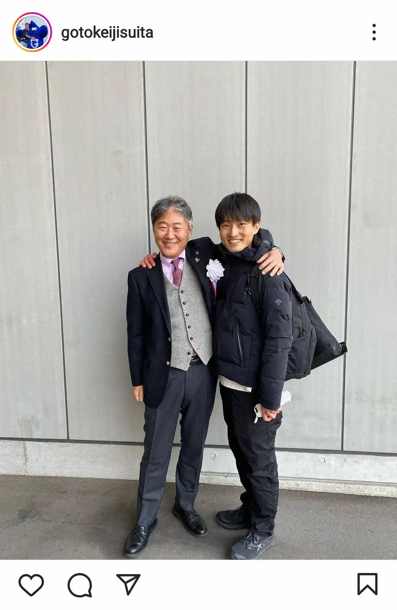 【画像・写真】後藤圭二吹田市長が投稿したジャルジャル・福徳との肩組み2ショット（@gotokeijisuitaから）