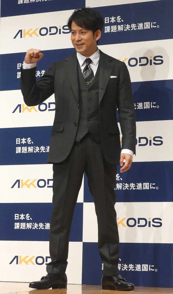 【画像・写真】岡田准一　ジャニーズ退所の三宅健にエール　新CM発表会に出席「友がやることは何でも応援します」