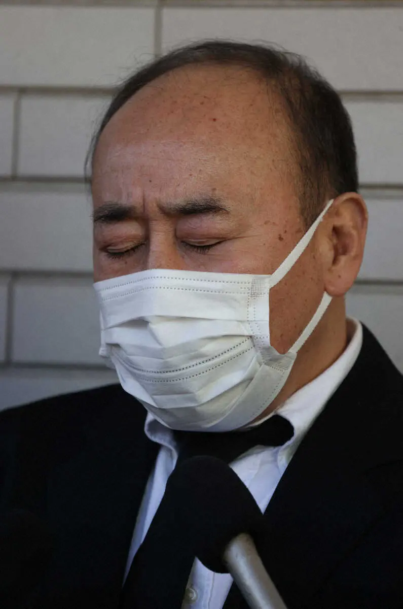 【画像・写真】沈痛な表情を見せるモト冬樹