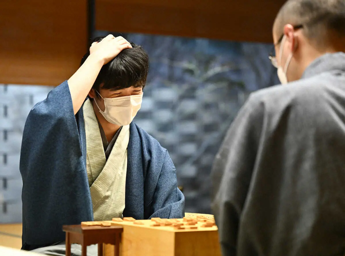 【画像・写真】藤井王将「先手神話」途切れるも“サバサバ”　まさかの詰み逃し「一瞬チャンスはありましたが…仕方ない」