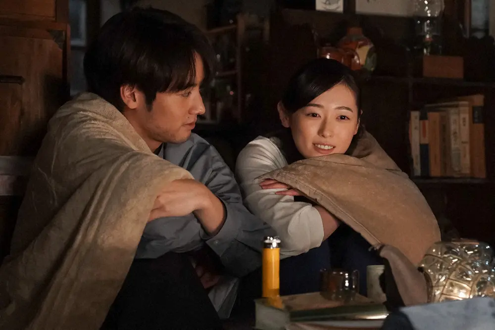 【画像・写真】【明日3月8日の舞いあがれ！】第109話　舞は夫・貴司と台風接近に備える　すると停電になり…