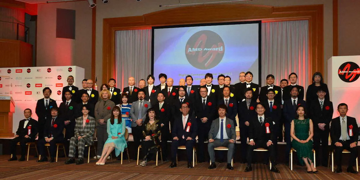 【画像・写真】鈴鹿央士　初々しさ全開スピーチ「どうやって締めれば？」　川口春奈からは「ふた笑いくらい取ったね」