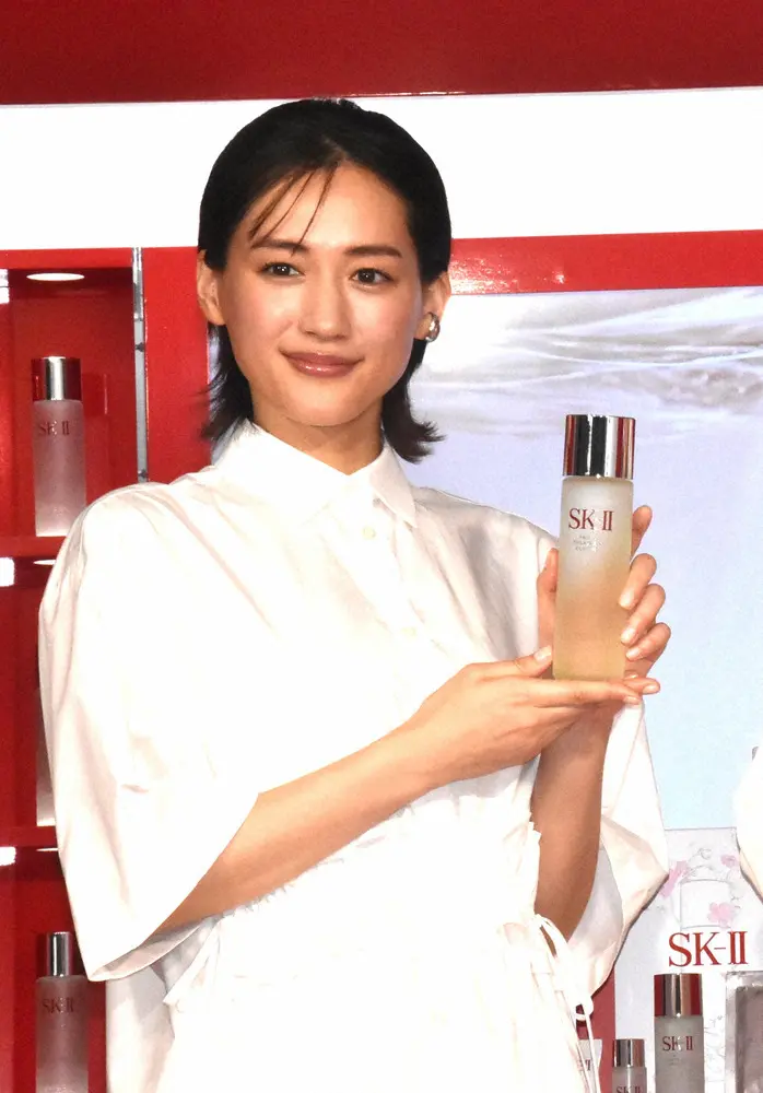 【画像・写真】綾瀬はるか「出会ったことは大きい」　“美肌の秘訣”の「相棒」は？　