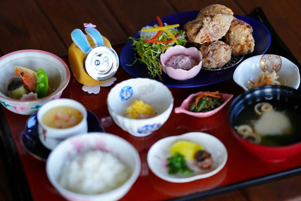 【画像・写真】王将戦第6局1日目の昼食　藤井王将「佐賀牛の陶板焼き」　羽生九段「佐賀みつせ鶏の唐揚げ」を注文