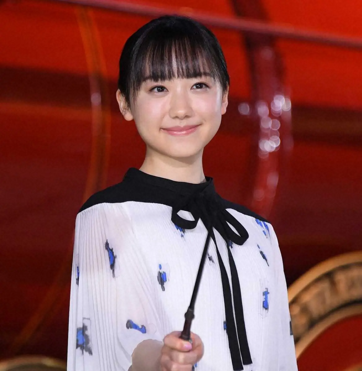 【画像・写真】芦田愛菜　名門私立大の法学部政治学科進学判明後　初の公の場　笑顔でハリポタ施設PR