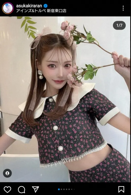 【画像・写真】明日花キララ　ミニスカさくらコーデ披露に「くびれ眩しい」「かわいすぎて倒れる」「キララ様お姫様」