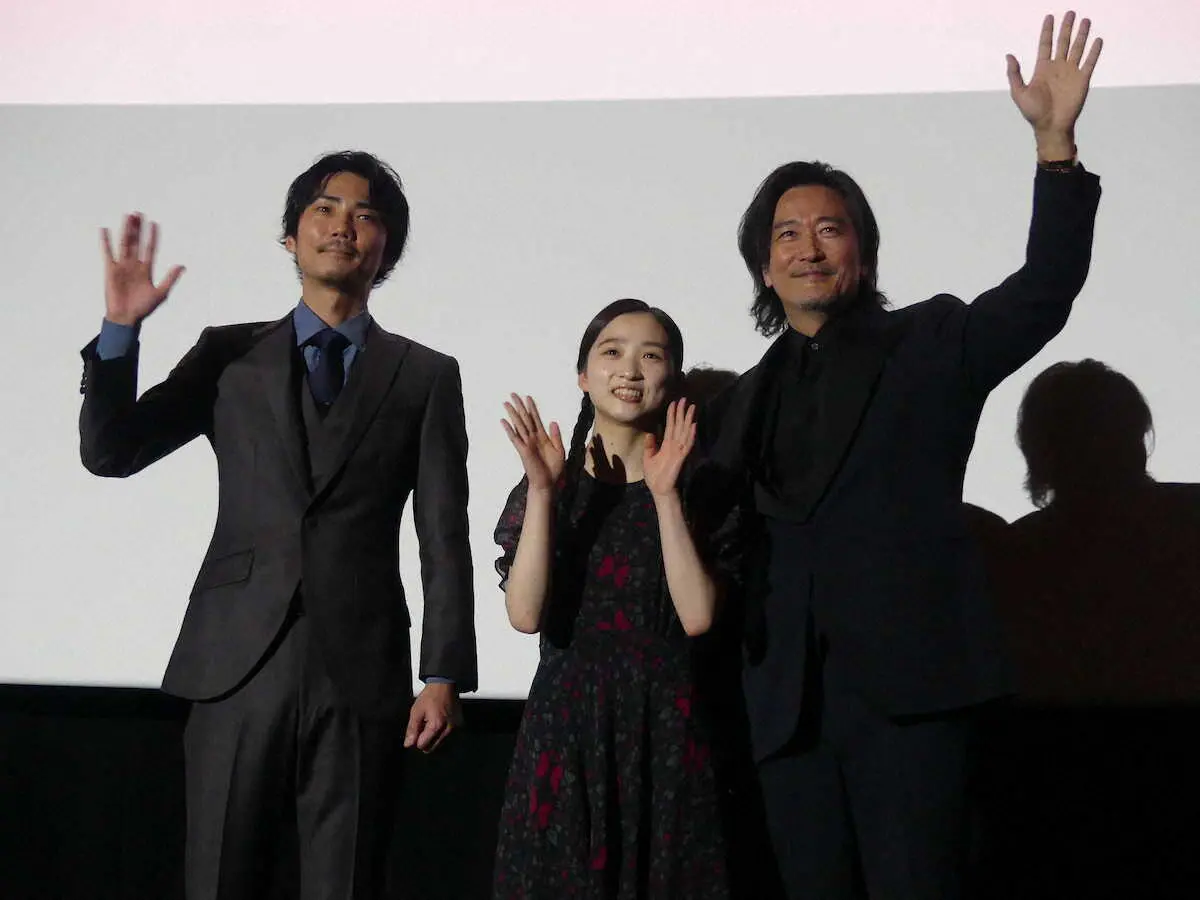 【画像・写真】紀里谷和明監督　監督ラスト作完成に涙「この作品で全うできた」　「世界の終わりから」完成披露