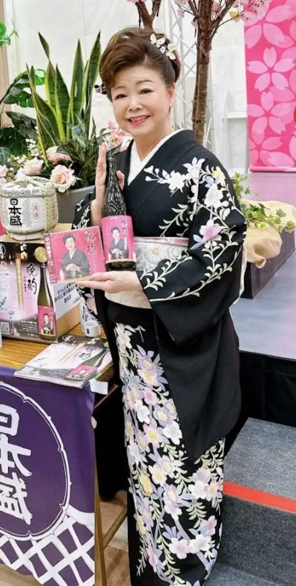【画像・写真】中村美律子　嬉しさでしゃべり過ぎ!?司会から「曲に」促される　77枚目シングル発売記念ライブ開催
