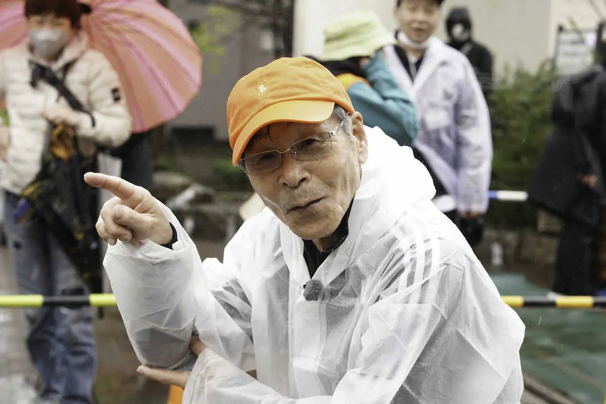 【画像・写真】間寛平　マラソンは「人生と一緒やな」　雨中で感じた人の温かさ「アメマナイトマラソン」開催