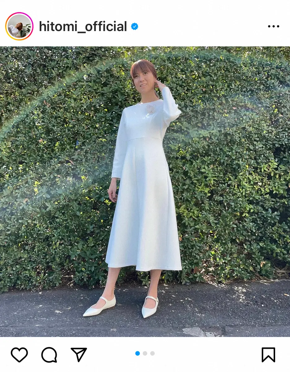 【画像・写真】hitomi　「シンプルなカタチの白いワンピース」理想の入学式ファッション披露に「清楚でステキ」