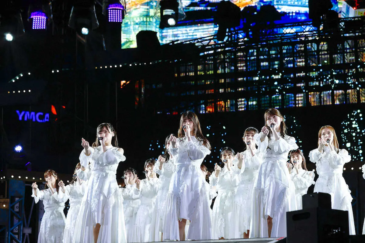【画像・写真】横浜スタジアムで初ライブを行った日向坂46