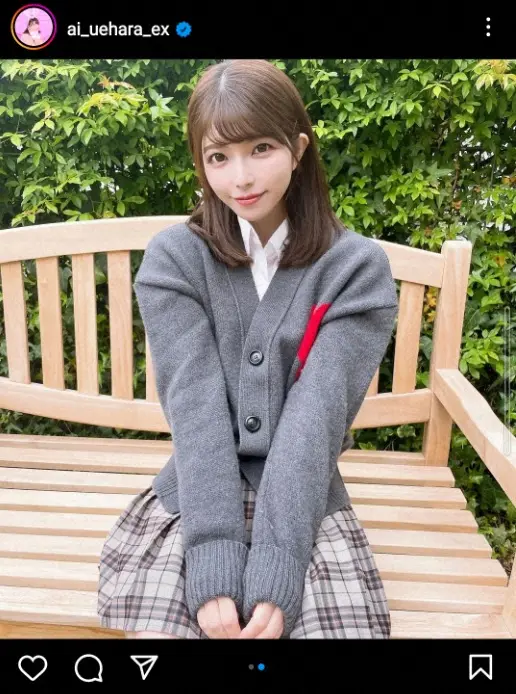 【画像・写真】上原亜衣　盛れてる？！ミニ丈の制服ショット公開に「奇跡の30歳」「まだ現役でいけますね」