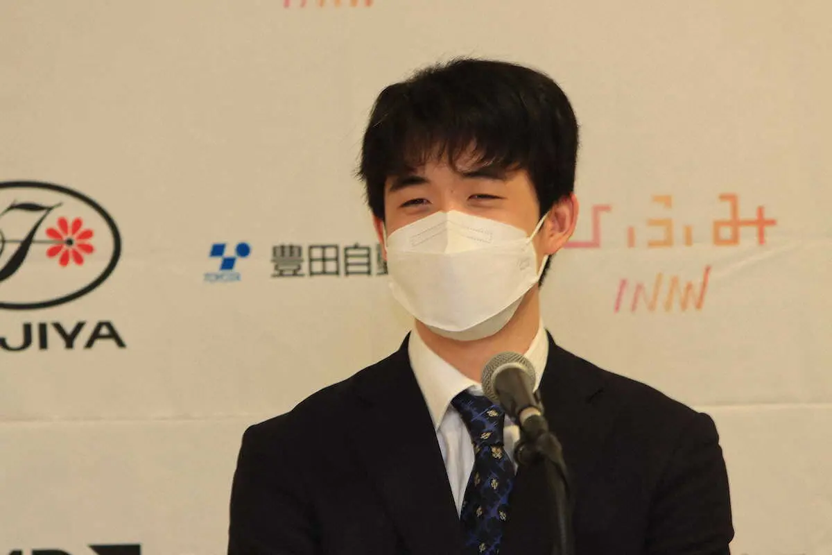 【画像・写真】藤井叡王「これまでと内容的に変わっていく」菅井八段「最高の振り飛車対最高の居飛車」叡王戦11日第1局