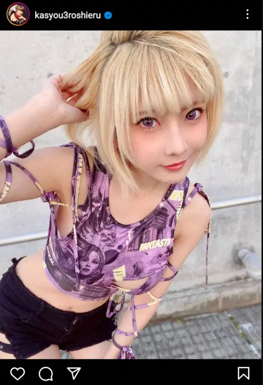 【画像・写真】火将ロシエル“きょうの衣装”公開に「このアングルは歴史的ですね」「綺麗な足ですね」「全身見たい」