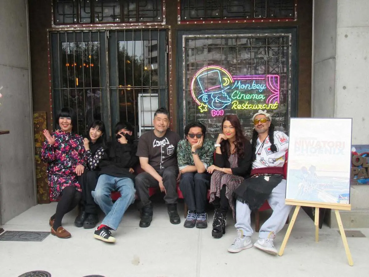 【画像・写真】井浦新　しゃべりっぱなしで口ふさがれ強制退場…ご機嫌すぎる舞台あいさつも「飲んでませんよ」