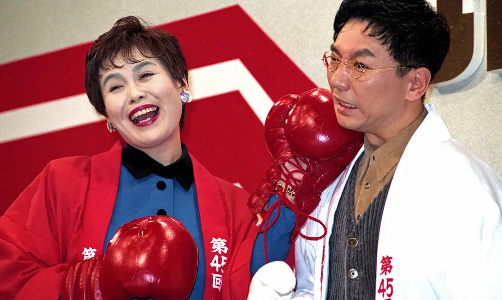 1994年11月、第45回NHK紅白歌合戦の司会に決まり、会見する上沼恵美子と古舘伊知郎