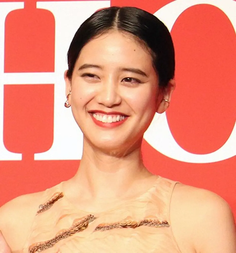 【画像・写真】山崎紘菜　「たくさん楽しむぞーー！」29歳誕生日にキュートな幼少期ショット披露「可愛い～」の声