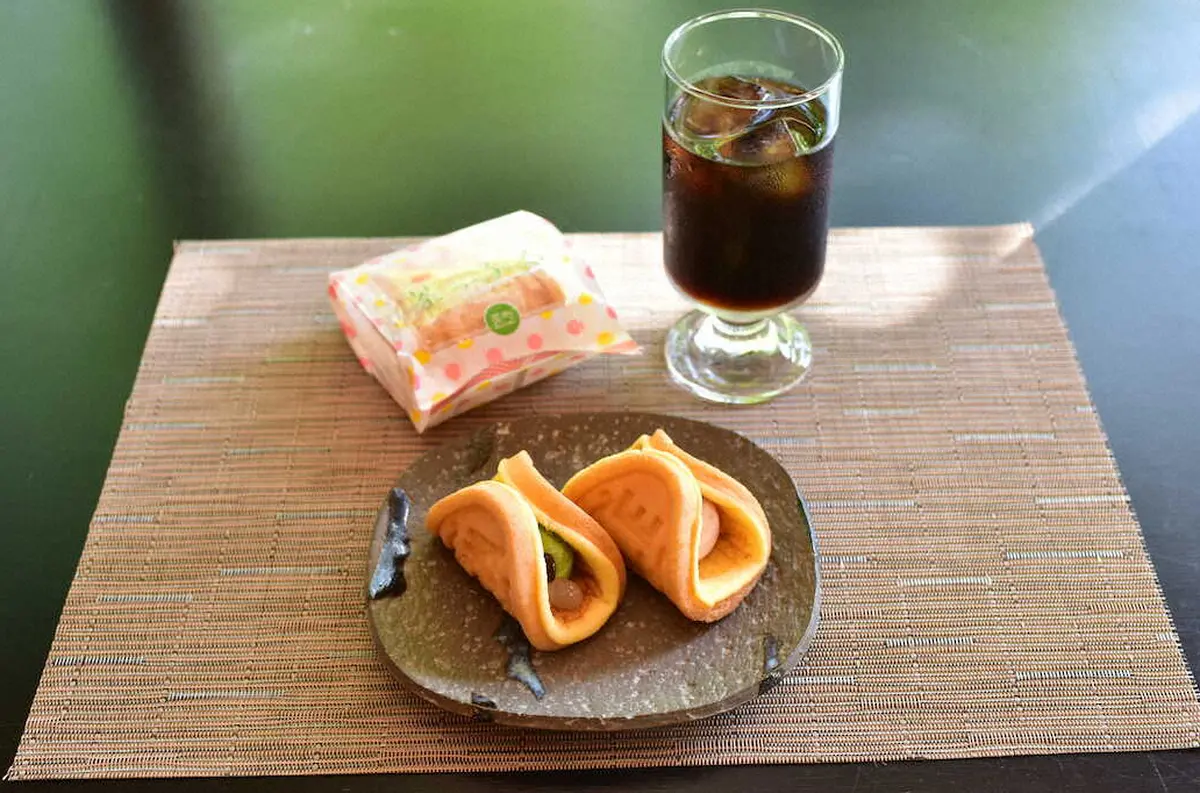 【画像・写真】渡辺名人午後のおやつは「茶っふる」とアイスコーヒー（日本将棋連盟提供）