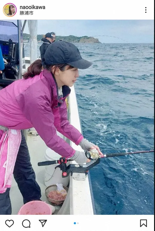 【画像・写真】新たな釣りガール誕生！？及川奈央　船釣りショット公開に「釣りマドンナ爆誕？！」「真剣な横顔が素敵」