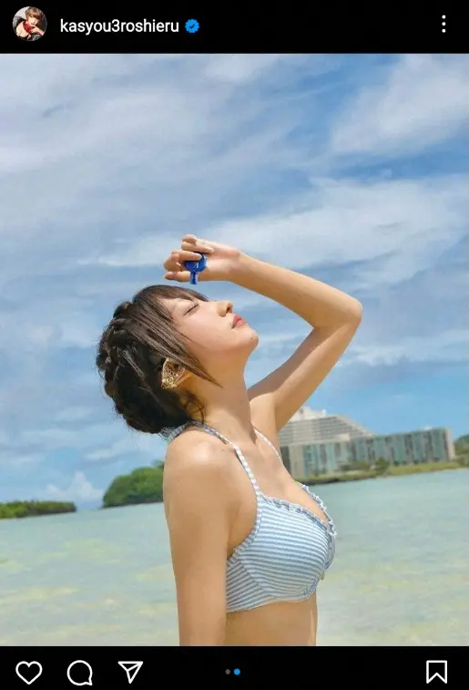 【画像・写真】火将ロシエル　“かがみ込みショット”披露に「綺麗な胸元」「目のやり場に困る」「たまらん」