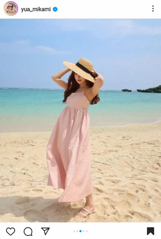 【画像・写真】三上悠亜　沖縄でのピンクワンピ姿披露に「悠亜ちゃん可愛すぎる」「めっちゃキレイ」「いい眺め」