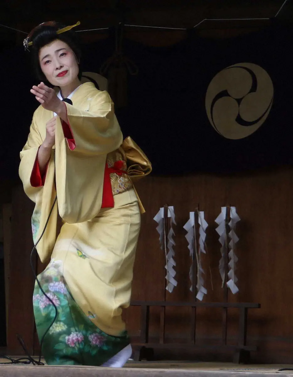 【画像・写真】今年デビュー30周年小沢あきこの新境地　“芸者スタイル”で発信する日本の伝統芸