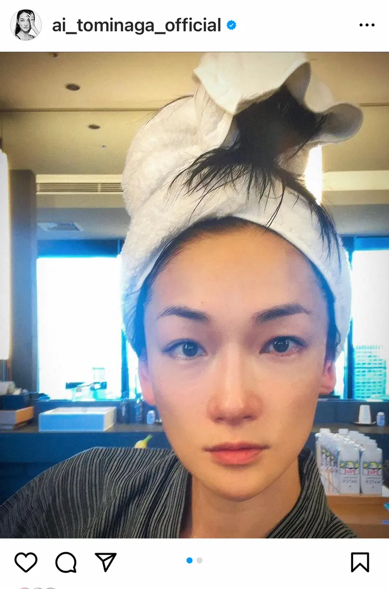 【画像・写真】冨永愛　タオル巻きのナチュラルショット公開に「すっぴんですか」「バービー人形みたい」「綺麗な肌」